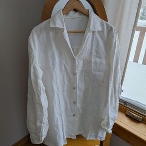 🌼 White Cotton/Linen Button-Up Shirt
